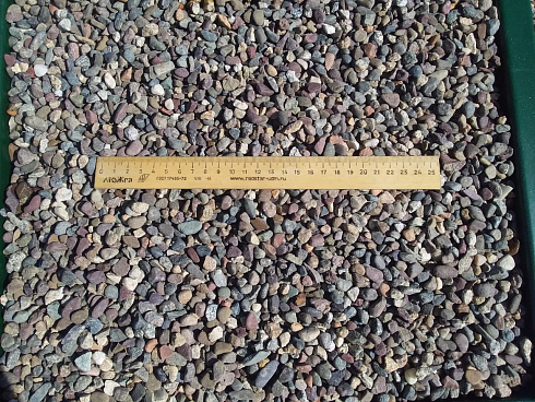 Kamenclub.ru: Галька речная окат цветная фр.5-10 мм. купить  в Красноярске галька речная белый, серый, красноватый, синий, темно-серый речная окатанная галька декоративная 6800 руб/т   фото КАМЕНЬ КЛУБ