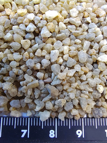Кварцевый песок для водоподготовки фр. 1,6-3 мм.  купить в Красноярске фото Камень Клуб