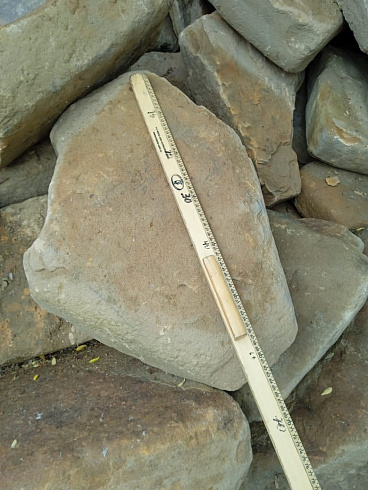 Kamenclub.ru: Песчаник для мощения дорожек, площадок, парковок ( фр 5-10 см)  купить в Красноярске песчаник  серый желтый коричневый рыжий песчаник оголтованный окатанный 6500 руб/т   фото КАМЕНЬ КЛУБ