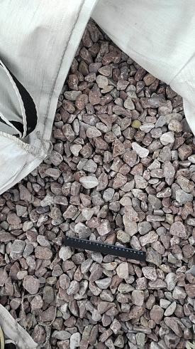 Kamenclub.ru: Мраморная крошка (щебень галтованный розовый) фр.20-40 мм.  купить в Красноярске мрамор розовый, красный оголтованный округлый щебень  15000 руб/т   фото КАМЕНЬ КЛУБ