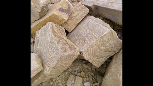 Kamenclub.ru: Песчаник пластушка желтый с рисунком (4-6 см)  купить в Красноярске плитняк пластушка желтый с рисунком песчаник 9 000 руб/м3   фото КАМЕНЬ КЛУБ