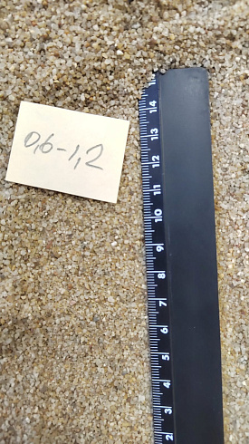 Кварцевый песок для площадок фр. 0,6-1,2 мм.  купить в Красноярске фото Камень Клуб