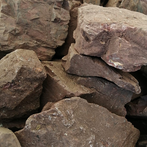 фото Яшма красная  (фр. 70-100 мм)  купить в Красноярске в интернет-портале КАМЕНЬ КЛУБ