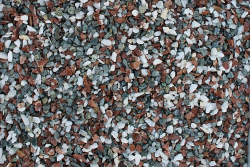 Kamenclub.ru: Мраморная крошка (щебень крошка микс: белый-зеленый-розовый) фр. 10-20 мм.  купить в Красноярске мрамор белый, зеленый, розовый декоративный ландшафтный колотый щебень 12000 руб/т   фото КАМЕНЬ КЛУБ