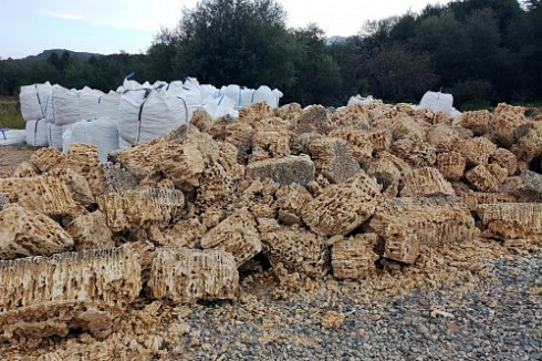 Kamenclub.ru: Крымский природный меотис фр. 100-500 мм.  купить в Красноярске меотис бежевый рыжий молочный желтый ракушечник 4 500 руб/т   фото КАМЕНЬ КЛУБ