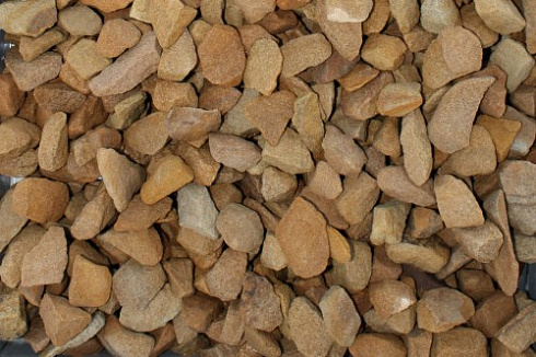 Kamenclub.ru: Щебень крошка желтый (песчаник) фр. 20-40 мм.  купить в Красноярске песчаник бежевый рыжий каменная крошка песчаника 9500 руб/т   фото КАМЕНЬ КЛУБ