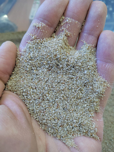 Кварцевый песок для площадок фр. 0,3 - 1 мм.  купить в Красноярске фото Камень Клуб