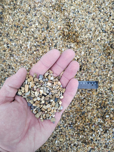 Галька речная окат (рыжая) фр.3-5 мм купить в Красноярске 