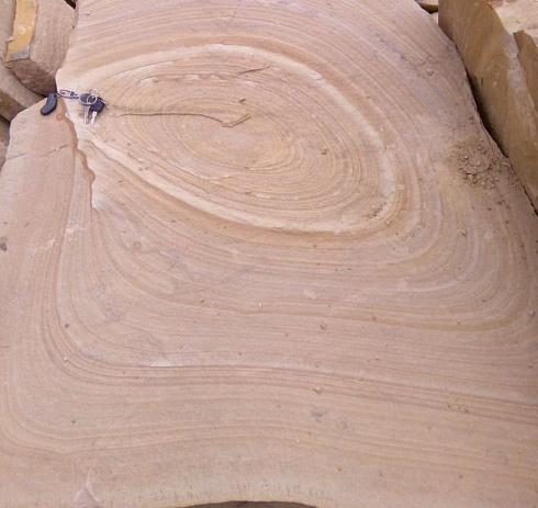 Kamenclub.ru: Форматный камень (плаха) пошаговая дорожка от 70-150 см (4 -12 см)  купить в Красноярске плитняк  форматный плаха желтый песчаник 9 000 руб/т   фото КАМЕНЬ КЛУБ