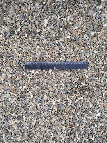 Kamenclub.ru: Галька речная окат (серая) фр.5-10 мм купить  в Красноярске галька речная серая, серый, темно-серый, светло-серый, коричневый речная окатанная галька декоративная ландшатфная 5000 руб/т   фото КАМЕНЬ КЛУБ