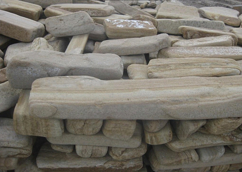 Kamenclub.ru: Песчаник пластушка галтованный желтый с рисунком (3 см)  купить в Красноярске плитняк - пластушка желтый песчаник 21000 руб/м3   фото КАМЕНЬ КЛУБ