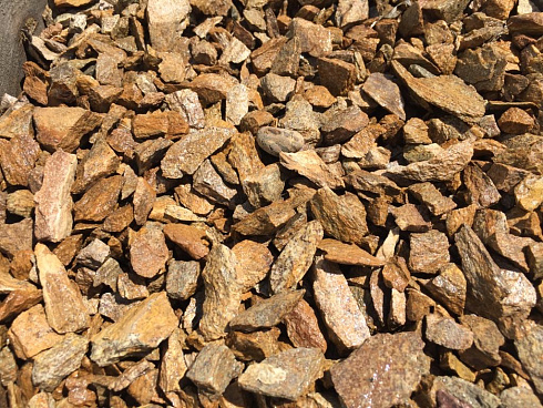 Kamenclub.ru: Щебень крошка желтый (ЗЛАТОЛИТ) фр. 3-5 мм.  купить в Красноярске златолит золотистый, бежевый, желтый мрамор 12 000 руб/т   фото КАМЕНЬ КЛУБ