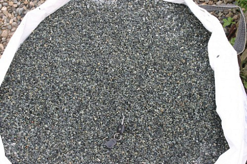 Kamenclub.ru: Щебень крошка зеленый (змеевик) фр. 5-10 мм  купить в Красноярске змеевик зеленый, салатовый ландшафтный декоративный щебень крошка 7 200 руб/т   фото КАМЕНЬ КЛУБ