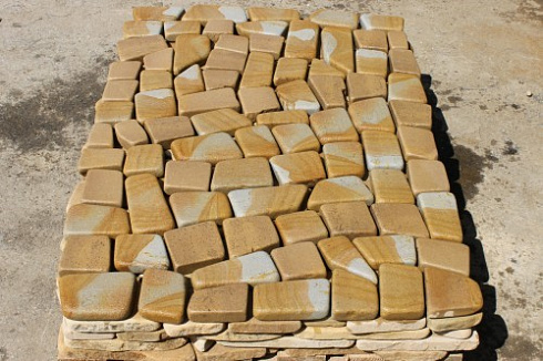 Kamenclub.ru: Песчаник брусчатка (Готика) art PSG-L-01  купить в Красноярске    2300 руб/кв.м   фото КАМЕНЬ КЛУБ