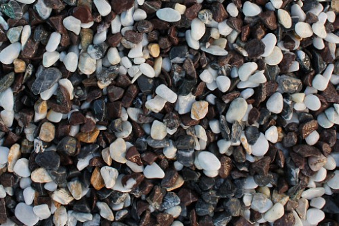 Kamenclub.ru: Мраморная крошка (щебень галтованный микс:: серый-зеленый-розовый) фр.10-20 мм.  купить в Красноярске мрамор серый, зеленый, розовый щебень окатанный округлый декоративный ландшафтный 15500 руб/т   фото КАМЕНЬ КЛУБ