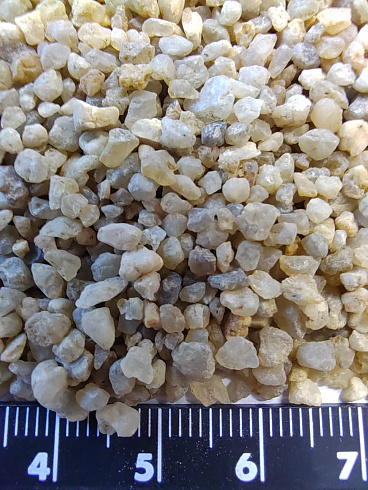 Кварцевый песок для водоподготовки фр. 1,6-3 мм.  купить в Красноярске фото Камень Клуб