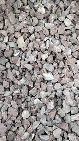Kamenclub.ru: Мраморная крошка (щебень галтованный розовый) фр.20-40 мм.  купить в Красноярске мрамор розовый, красный оголтованный округлый щебень  15000 руб/т   фото КАМЕНЬ КЛУБ