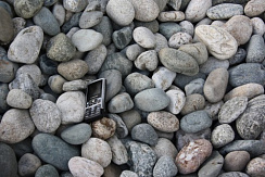 Kamenclub.ru: Галька речная окат (ассорти) фр. 50-100 мм. купить  в Красноярске галька природная округлая серая белая черная серая коричневая синяя галька речная окатанная округлая 6200 руб/т   фото КАМЕНЬ КЛУБ