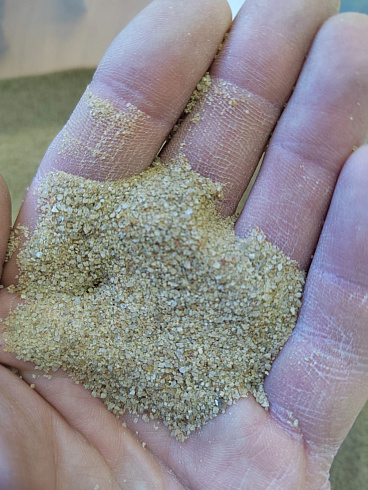 Кварцевый песок для площадок фр. 0,16-0,63 мм.  купить в Красноярске фото Камень Клуб