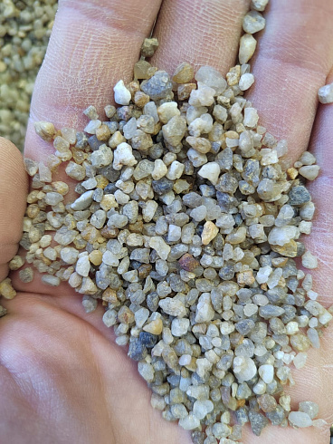 Кварцевый песок сухой фракцинированный фр. 1,6-4 мм.  купить в Красноярске фото Камень Клуб