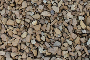 Kamenclub.ru: Щебень крошка желтый (песчаник) фр. 10-20 мм.  купить в Красноярске песчаник бежевый, серый, рыжий декоративный ландшафтный щебень колотый 9500 руб/т   фото КАМЕНЬ КЛУБ