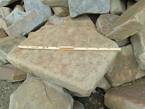 Kamenclub.ru: Песчаник для мощения дорожек, площадок, парковок ( фр 5-10 см)  купить в Красноярске песчаник  серый желтый коричневый рыжий песчаник оголтованный окатанный 6500 руб/т   фото КАМЕНЬ КЛУБ