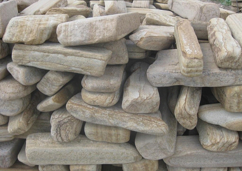 Kamenclub.ru: Песчаник пластушка галтованный желтый с рисунком (3 см)  купить в Красноярске плитняк - пластушка желтый песчаник 21000 руб/м3   фото КАМЕНЬ КЛУБ