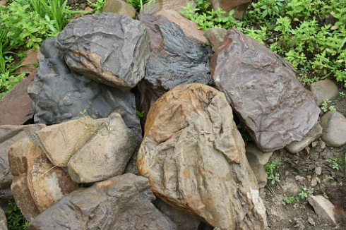 Kamenclub.ru: Песчаник декоративный ландшафтный (фр. 300-500 мм)  купить в Красноярске песчаник желтый рыжий серый зеленый валун речной окатанный природный песчаника 4 500 руб/т   фото КАМЕНЬ КЛУБ