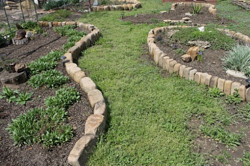 Kamenclub.ru: Песчаник для строительства и кладки блочный (фр 100-200 мм)  купить в Красноярске песчаник бежевый серый рыжий валун мелкий для строительства песчаник 6500 руб/т   фото КАМЕНЬ КЛУБ