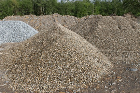 Kamenclub.ru: Галька окат (серо-желтая) фр.10-20 мм. купить  в Красноярске галька серо-желтая, рыжая, серый речная окатанная округлая галька 5000 руб/т   фото КАМЕНЬ КЛУБ