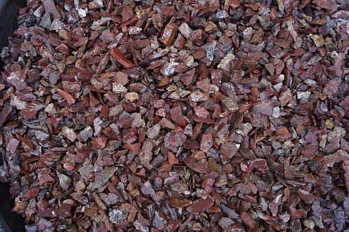 Kamenclub.ru: Щебень крошка красный (ЯШМА) фр. 10-20 мм.  купить в Красноярске яшма красный, бордовый, оранжевый, рыжий декоративный каменный ландшафтный щебень колотый 9000 руб/т   фото КАМЕНЬ КЛУБ