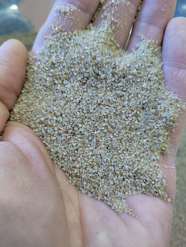 Кварцевый песок для площадок фр. 0,3 - 1 мм.  купить в Красноярске фото Камень Клуб