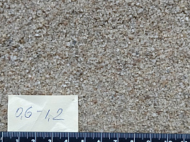 Кварцевый песок для площадок фр. 0,6-1,2 мм.  купить в Красноярске фото Камень Клуб