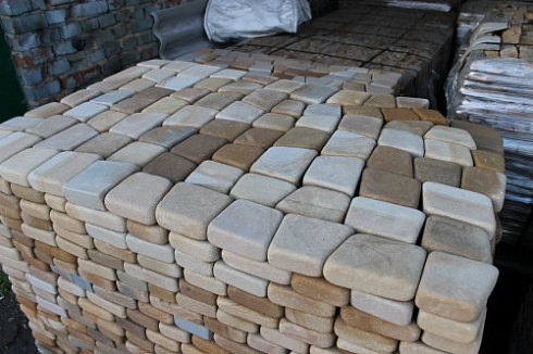 Kamenclub.ru: Песчаник брусчатка (Готика) art PSG-L-01  купить в Красноярске    2300 руб/кв.м   фото КАМЕНЬ КЛУБ