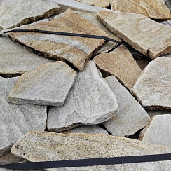 Kamenclub.ru: Песчаник пластушка галтованный желтый с рисунком (3 см)  купить в Красноярске плитняк - пластушка желтый песчаник 21000 руб/м3   фото КАМЕНЬ КЛУБ