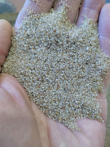 Кварцевый песок для площадок фр. 0,3 - 1 мм.  купить в Красноярске фото Камень Клуб