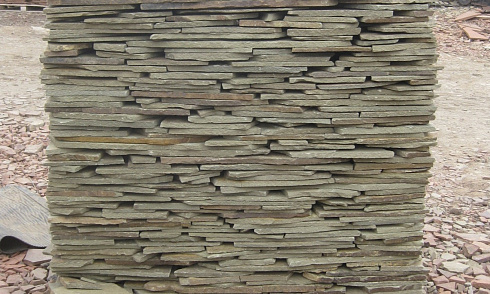 Kamenclub.ru: Песчаник пластушка серо-зеленый (1,5 см)  купить в Красноярске плитняк - пластушка серо-зеленый, серый, зеленый пластушка рваная ландшафтная колотая 10200 руб/м3   фото КАМЕНЬ КЛУБ